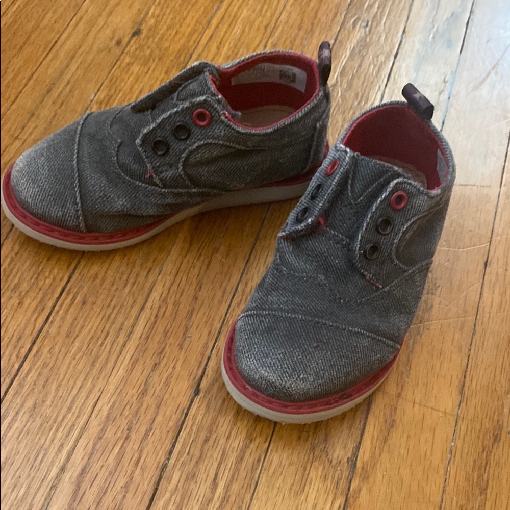 Toms Kids shoes in Denim Gray and Red Toddle 7 - Picture 1 of 5
